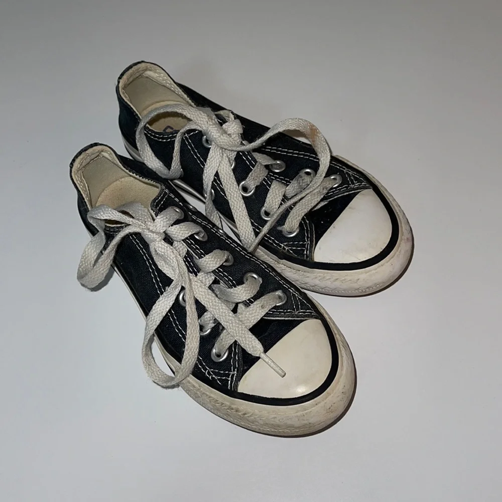 Converse low top